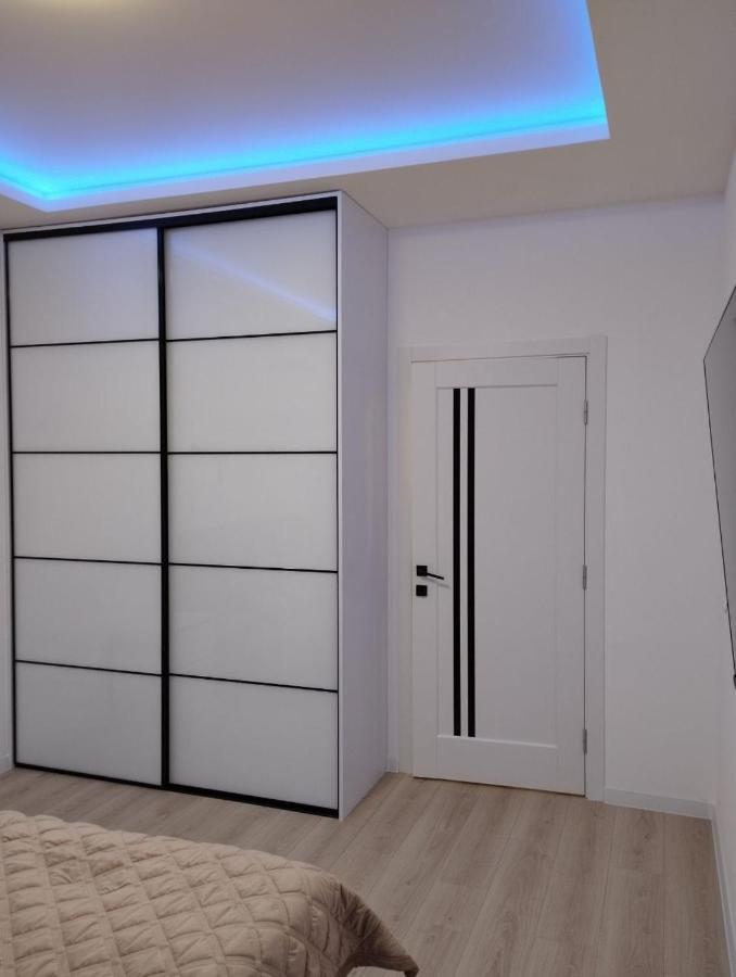 Apartment елітна квартира-студія . Ternopil